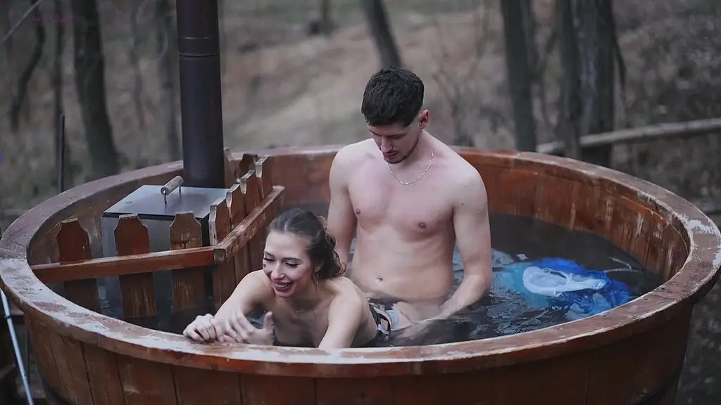 car sex & hot tub delights, adventure s best by laura quest s02e02