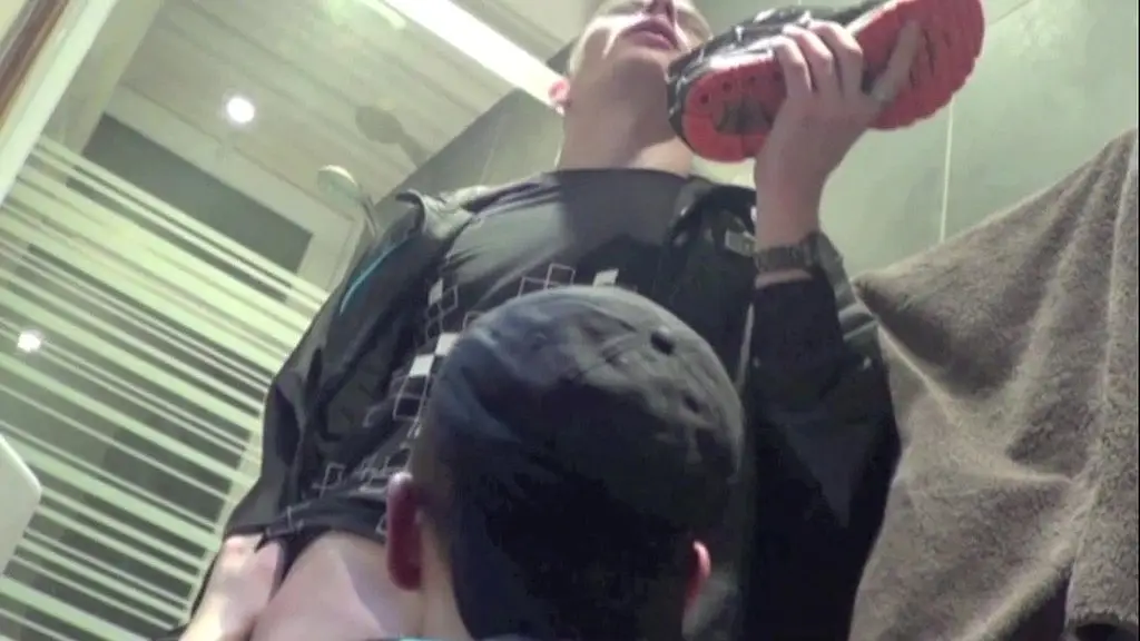 tim fucked by french sneaker boy