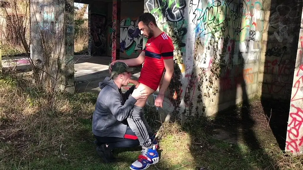 sexy twink discret fucked raw by koldo goran
