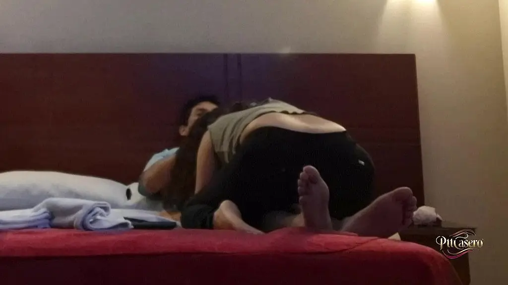 esto paso en un hotel, mientras alguien nos observaba desde afuera. te lo mostramos todo. parte 1
