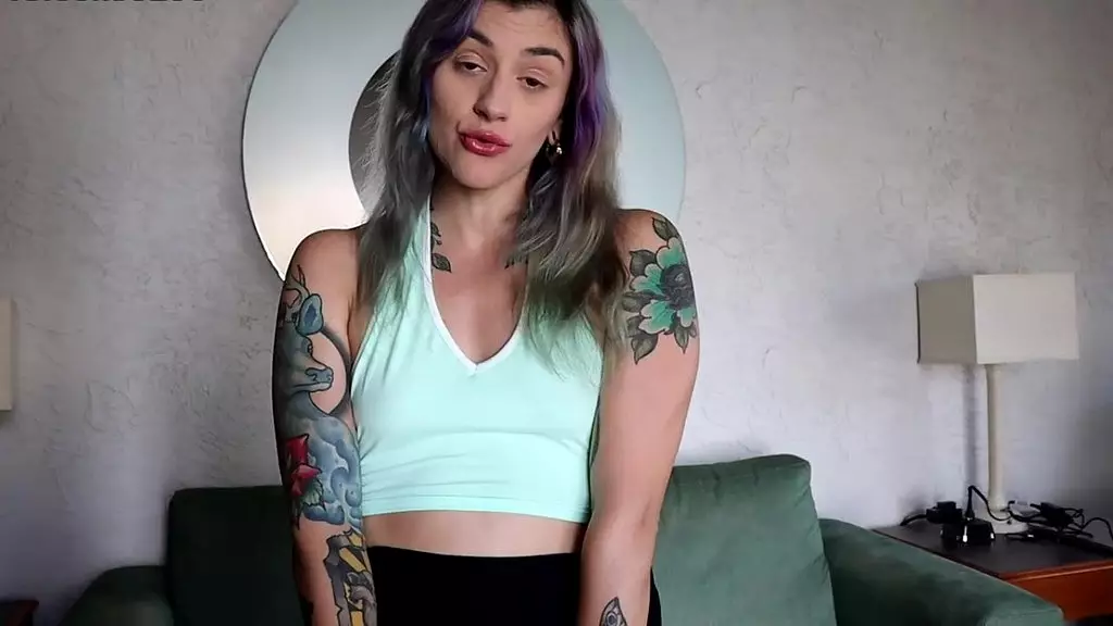 pamper fetish bully mia hope смеется над твоим мокрым подгузником