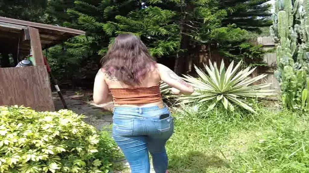 Фетишистка подгузников поймала и словесно унизила Миа Хоуп