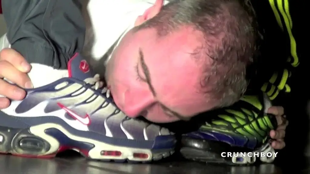 threesome sex party with sneaker and foot domination