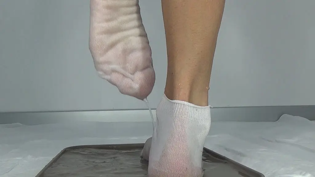 i pee on white socks