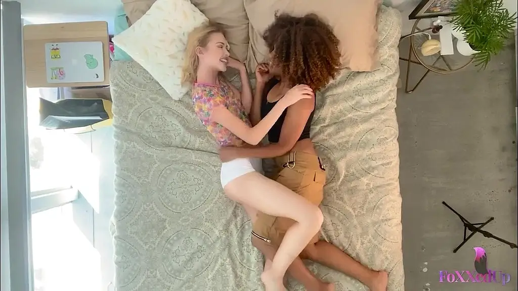 chloe cherry & jenna foxx toy with each other! cunnilingus & more!