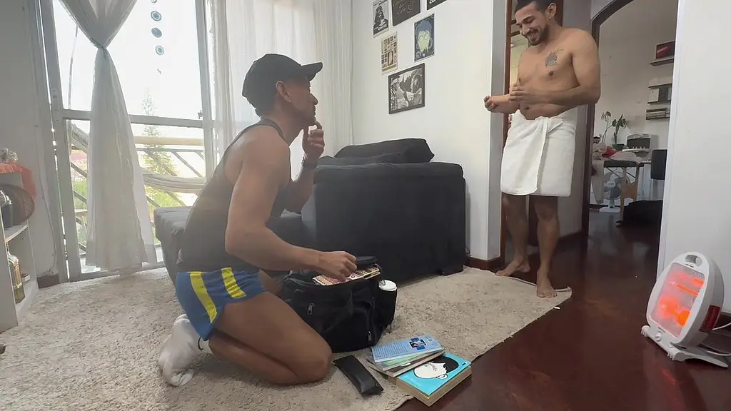o vizinho da academia veio tomar banho e acabou treinando outro musculo
