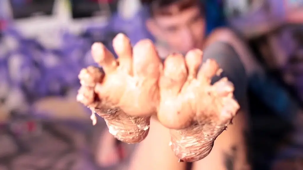 messy feet worship