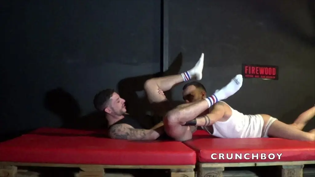 bareback porn in baclroom in madrid with spanish boys