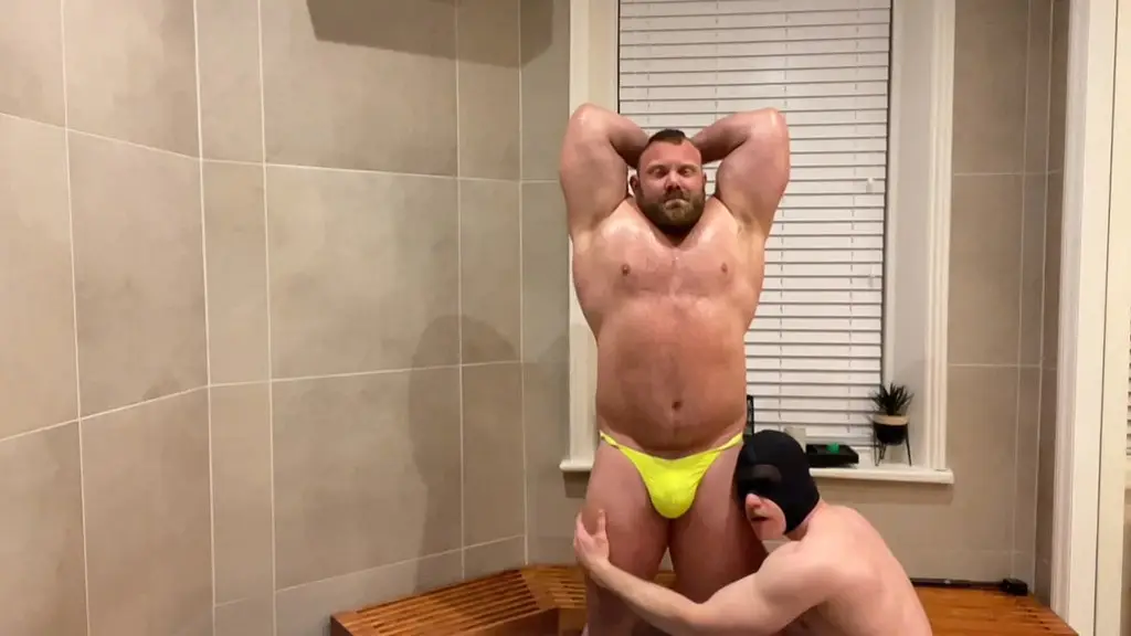 oily muscle worship after the gym