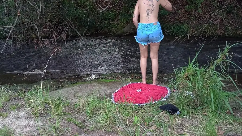 a meeting between strangers at the creek ends in unexpected sex.