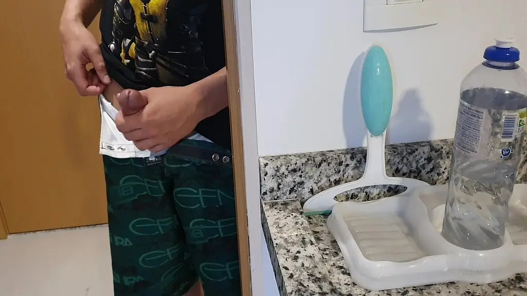 empregada gostosa acaba caindo na do patrao outra vez!