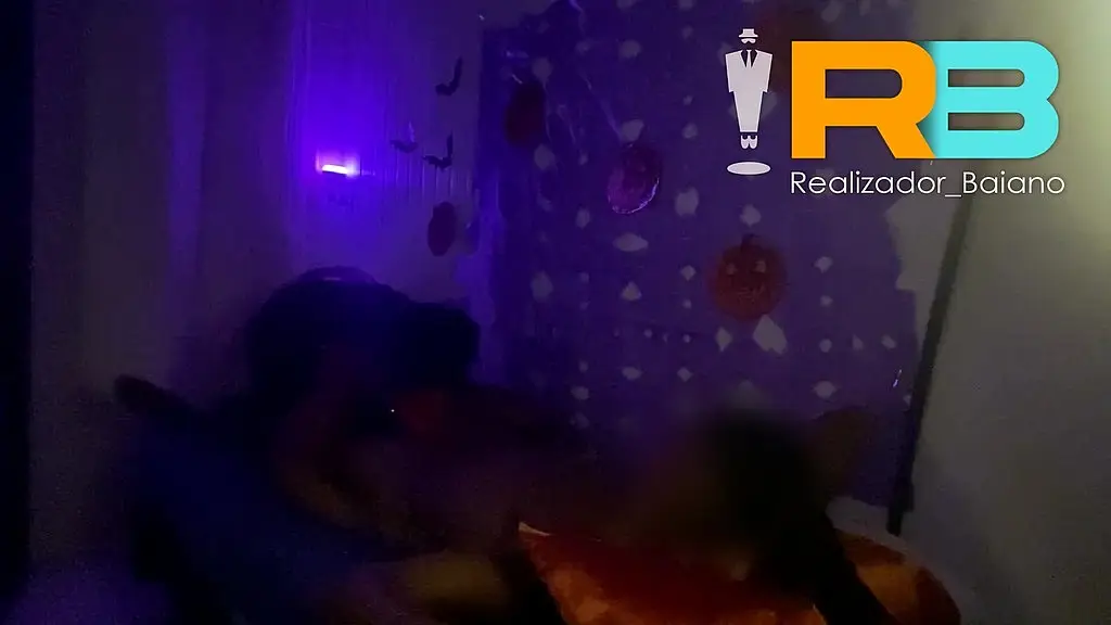 brazillian bull, halloween do realizador baiano em curitiba! comedor de salvador convidado pra uma festinha privada com casal de sao paulo. corno gravando esposa com outro macho , cuckold swing