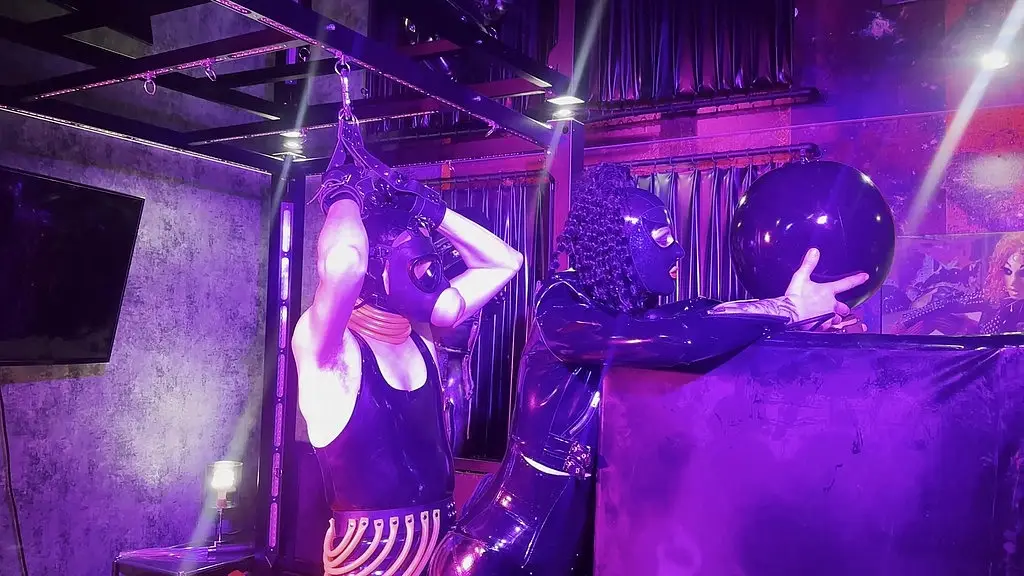 rubber in the vacuum tower with ava fetishart and perv