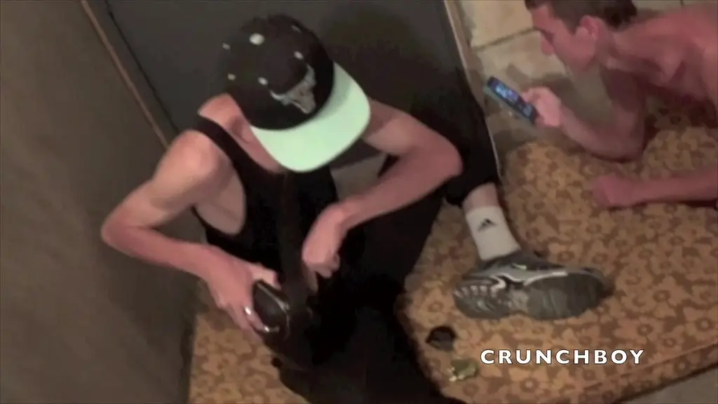 will suce la grosse bite de son pote justin