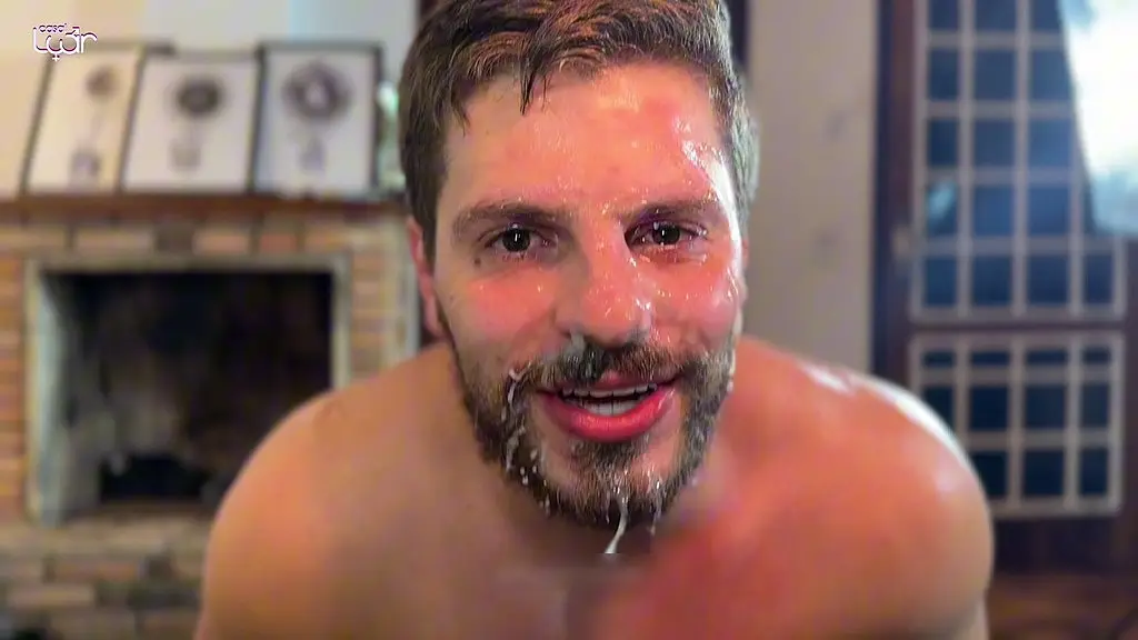 amigos do futebol fodem marido em gangbang na frente da esposa - gangbang casal luar