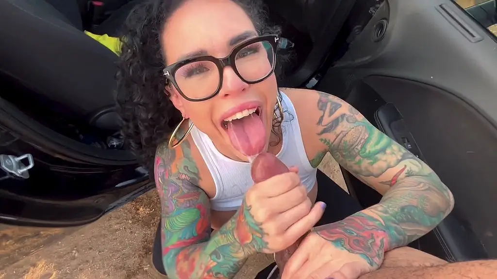 horny stranger gets rewarded w pussy after fixing my car