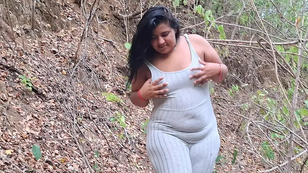 pandora strips and walks around naked