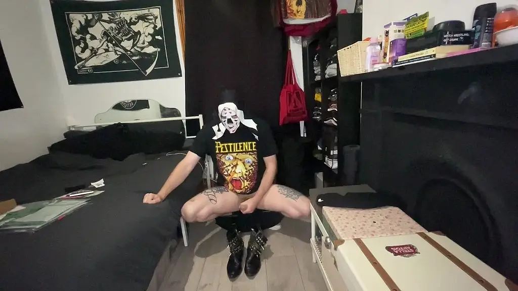 nearly caught jerking off & sniffing goth girl s boots