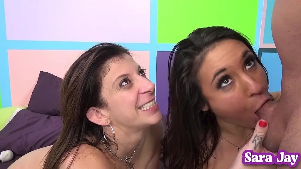 lesbian 69 kylie kalvetti & sara jay ride porno dan hard cock!