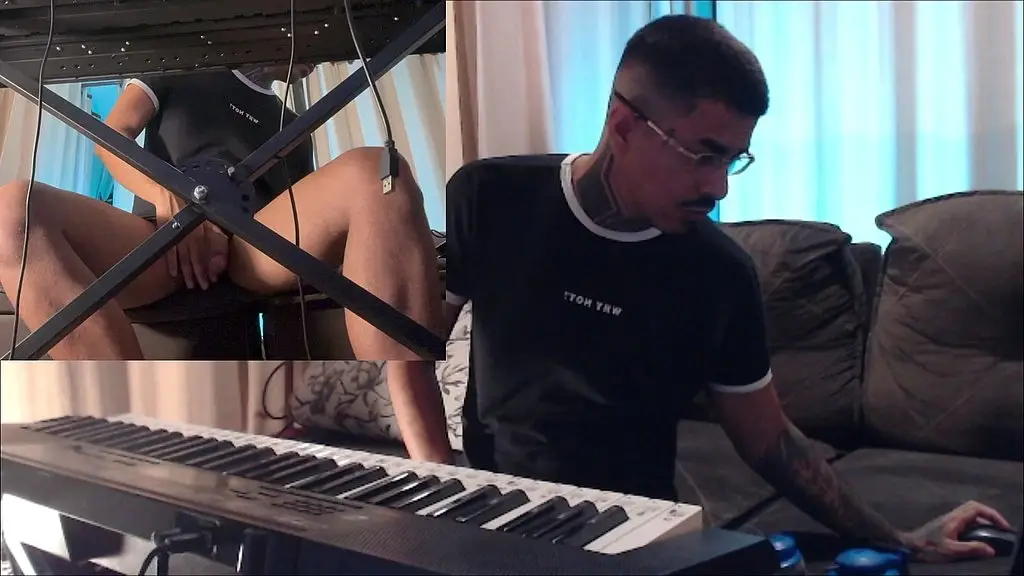 tocando piano nu