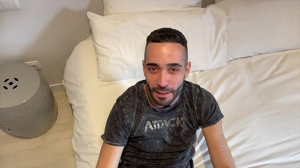 baise barebback a madrid en tenue fetish dans une backroom