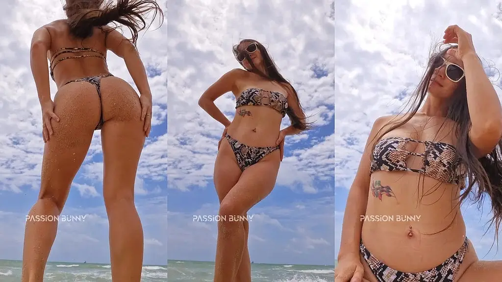 super hot and beauty bikini flashing