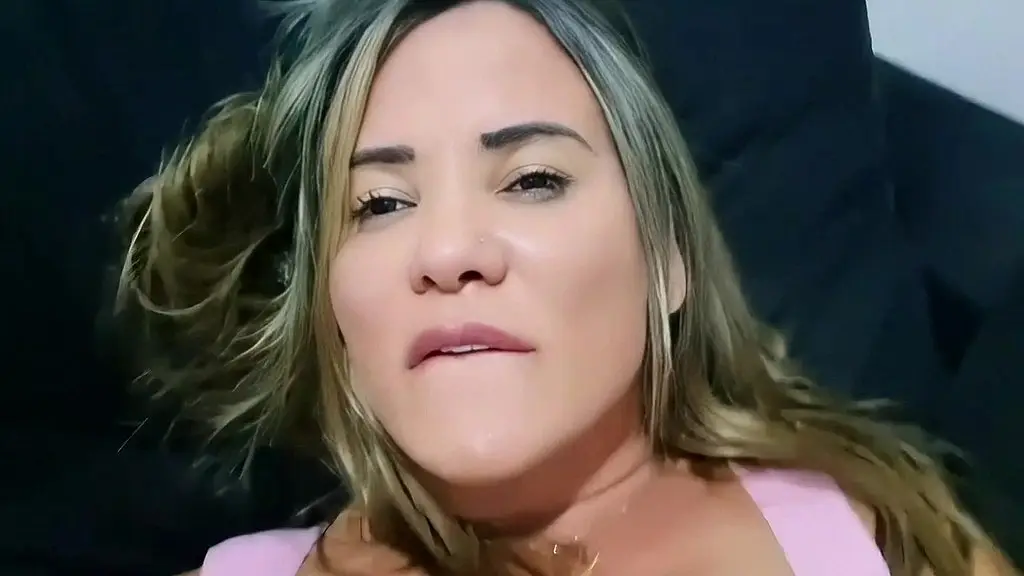 mulher gostosa e assim . deixa de pau duro