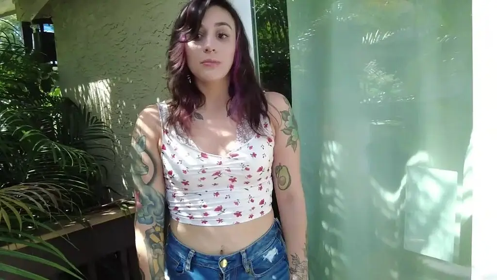 mia hope watches as you wet and mess your jeans omorashi