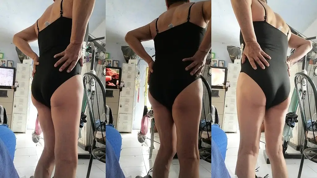 mart con bikini