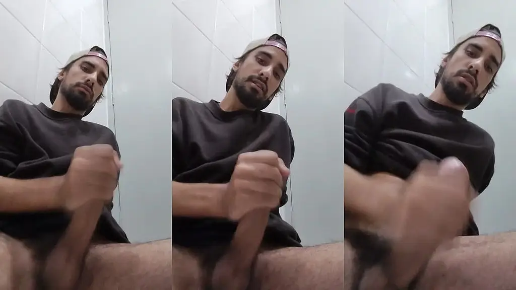 luiggi - magrelo dotado na punheta com gozada