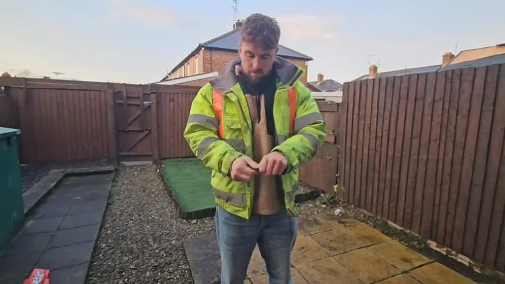 bending and absolutely destroying my phone