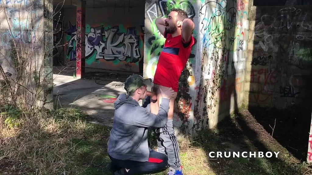 jeune hetero baise en exhib dan dsun parc public