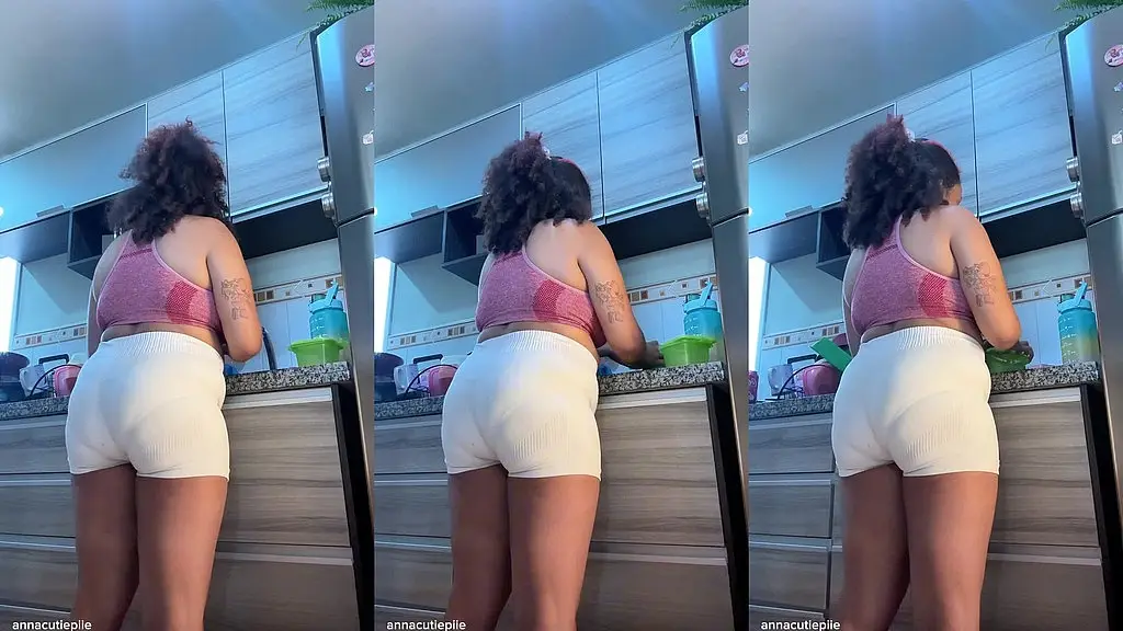 gassy chubby girlfriend washing dishes natural loud farts in tight shorts