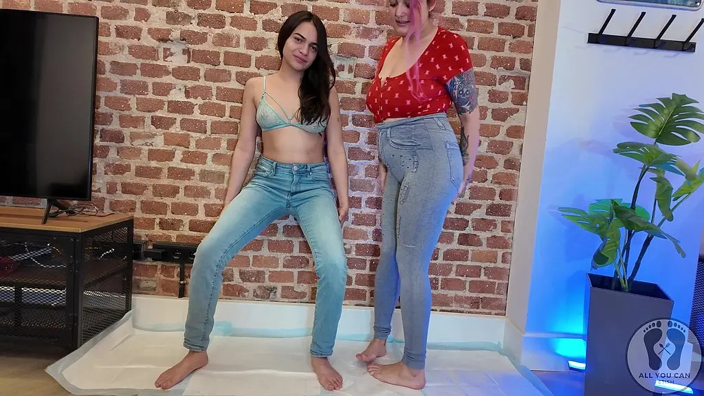 rebeca addams and ana spears peeing on jeans show off