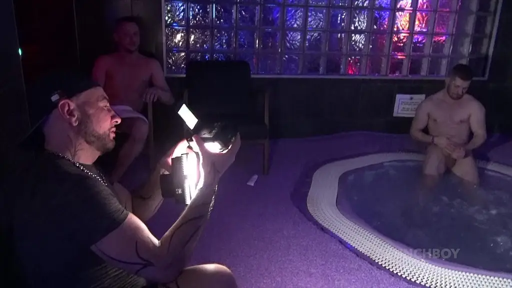 4092 hidden cam in public sauna