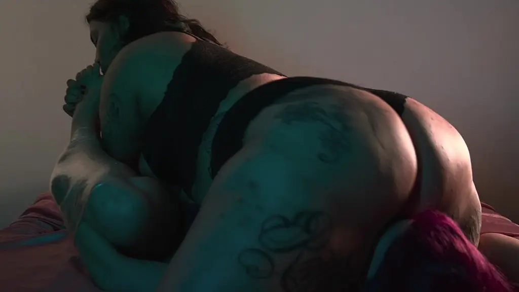 let me put my bare butt and feet in your face