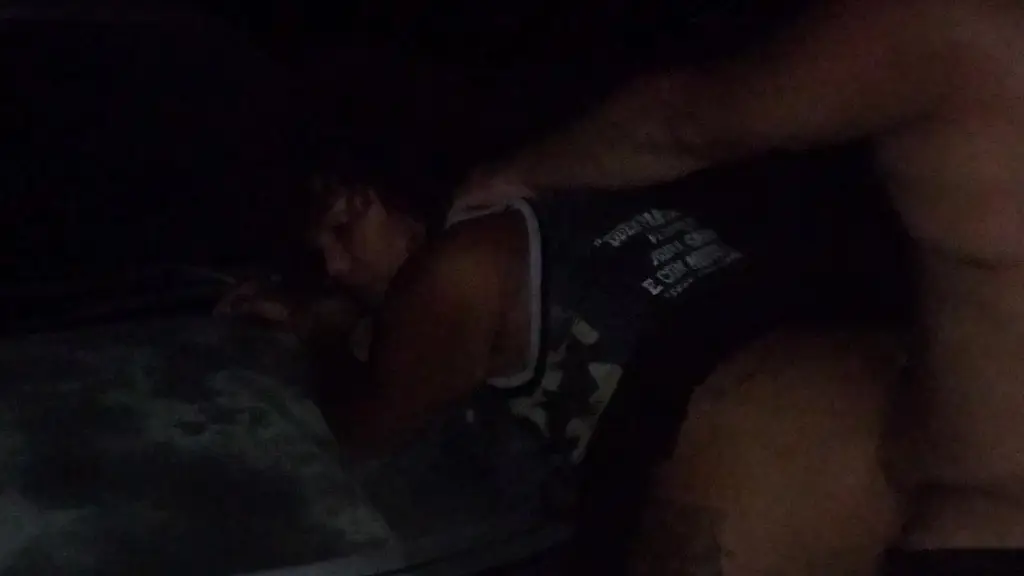 putinha convida desconhecido pra fuder na sua casa