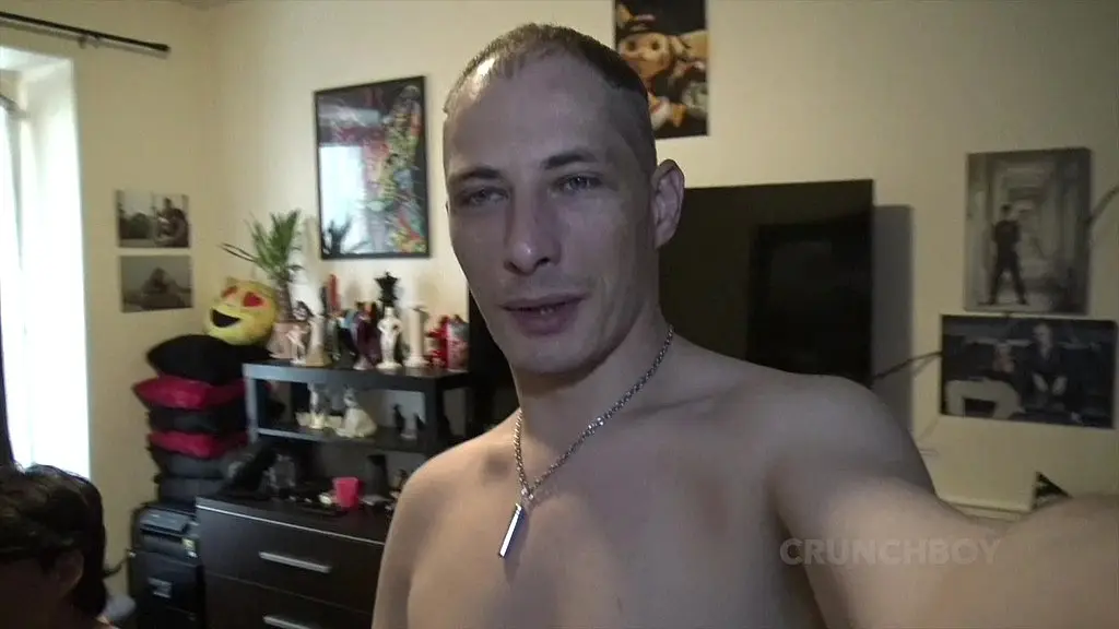 salut je suis un latino de passage sur paris et j aoime le sexe