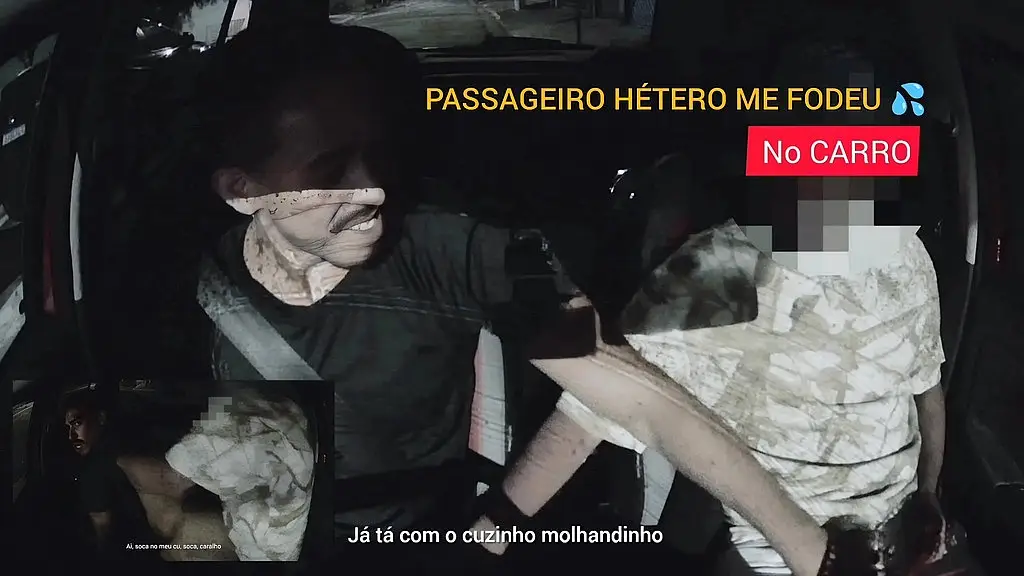 o passageiro hetero me comeu no carro; ele nao tinha o valor total da corrida. paramos na rua e ele me fez chupar o pau dele.