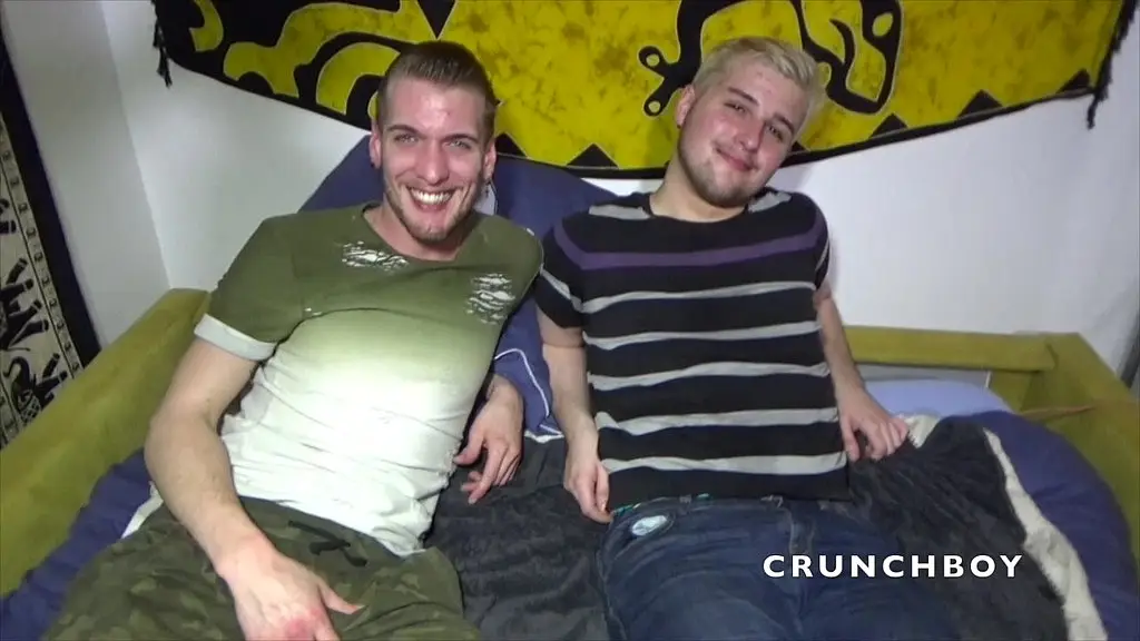 mon totu premier porno avec un bezu mec acrif grosses couilles