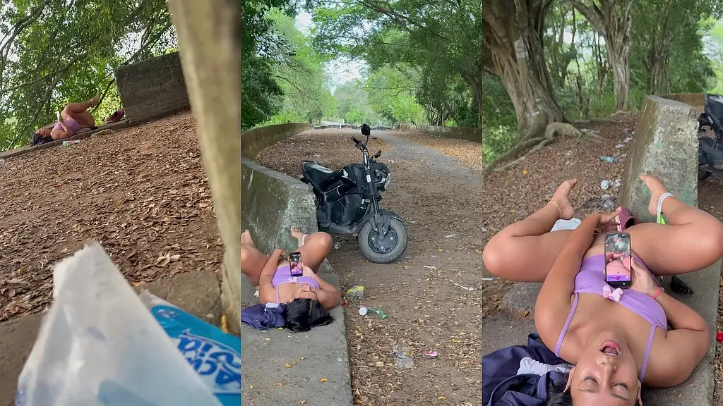 vecina pillada frotandose el cono en publico