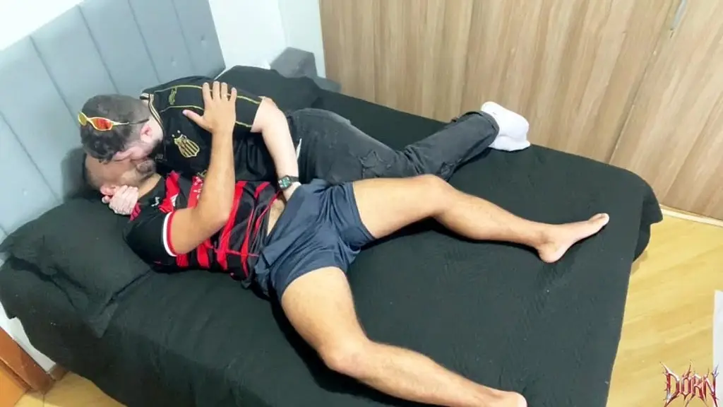 dorn x socyal sem camisa cumpilation