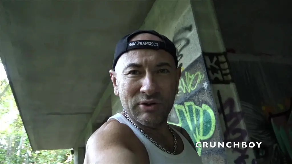 enzo rimenez baise sur un lieu de drague
