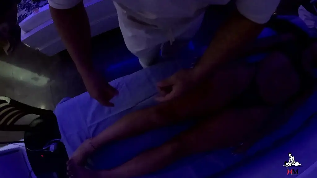 exclusivo - acabei de filmar esse atendimento - ela so topou gravar se tivesse pouca luz, se eu conseguir melhorar a imagem depois eu posto para voces!
