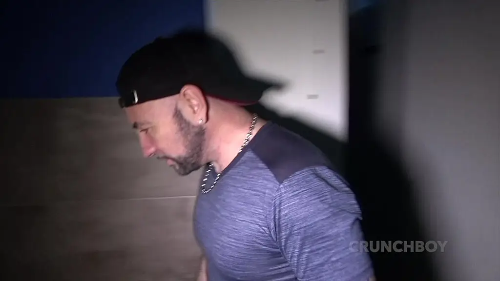 galo fucked raw by leo in public toilets