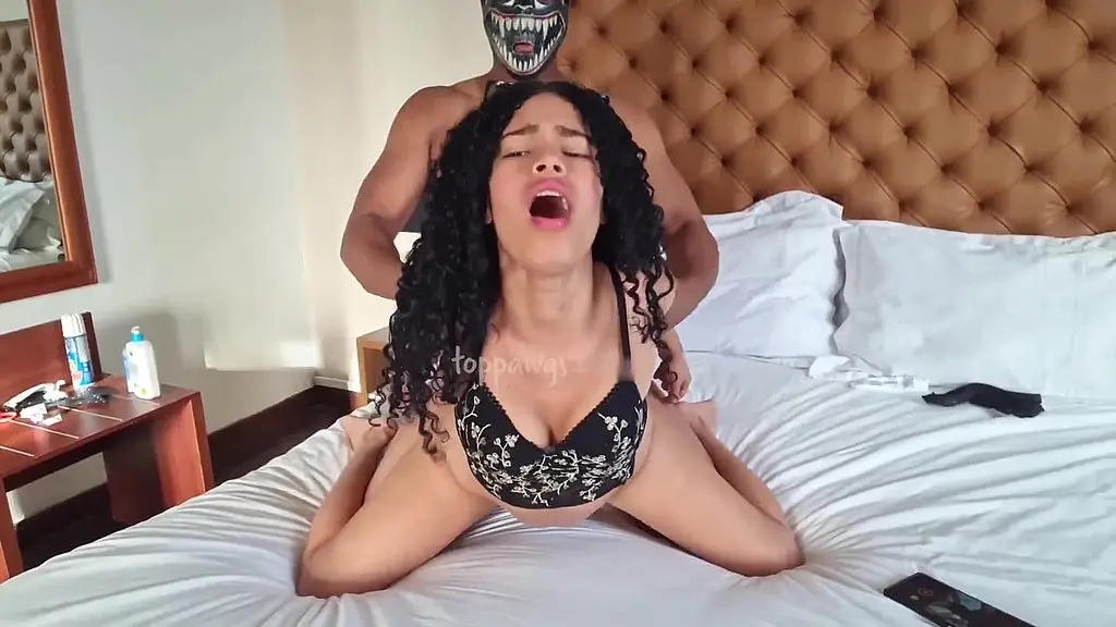 cutie loves to fuck after clubbing with ex boyfriend