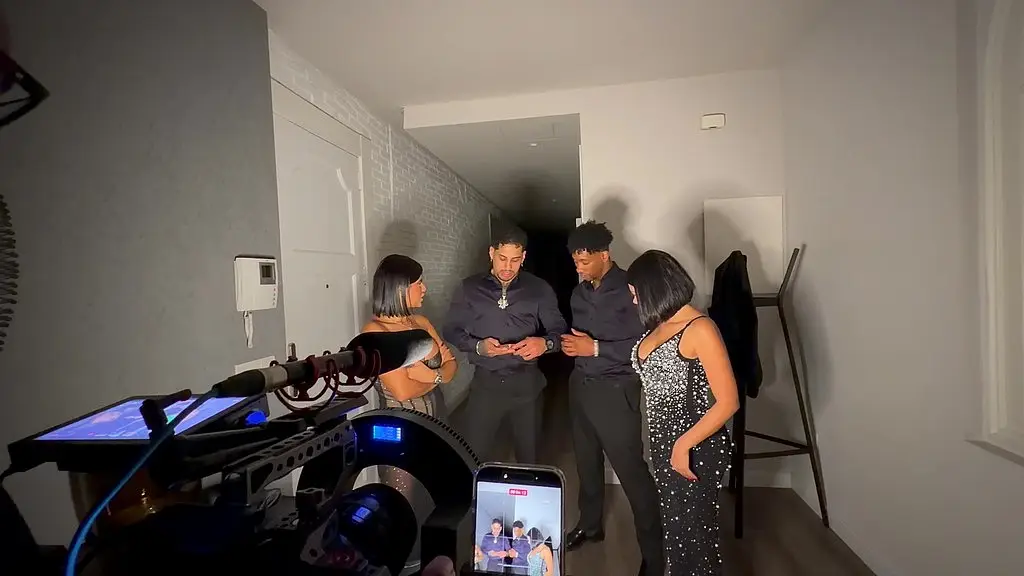 latinas son follada despues de la fiesta por dos seguridad negros