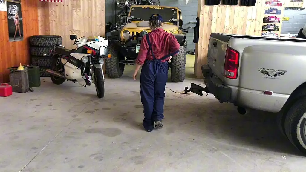 the mechanic fantasy – luna green in a long, no-limits session