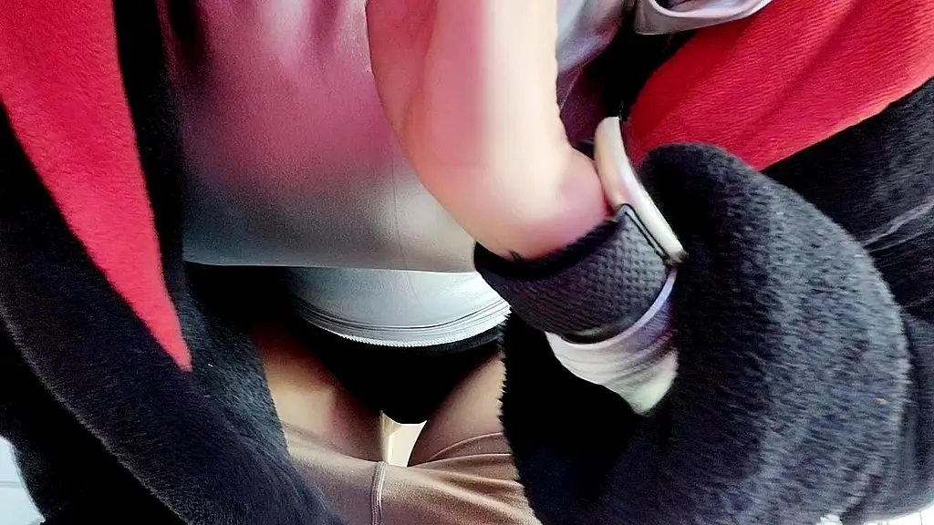 chantalchannel - fartin in my tight dress