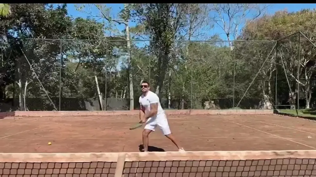 putaria na quadra de tenis